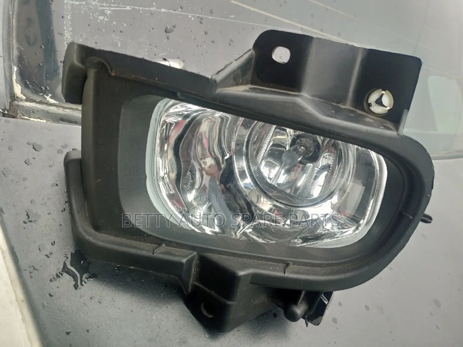 Toyota Premio 240 2006 Model Fog Lights