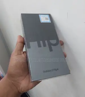 New Samsung Galaxy Z Flip4 256 GB Silver