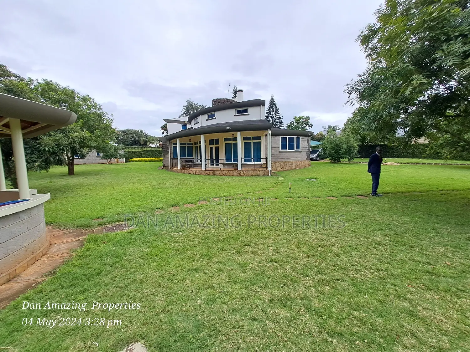 4bdrm Maisonette in Runda Driv 1/2 Acre for sale