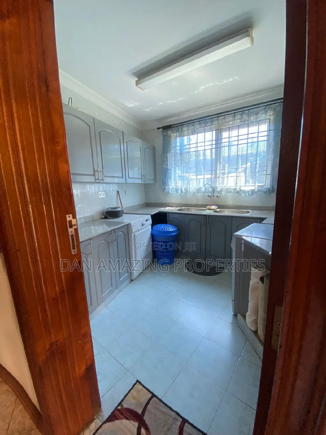 4bdrm Maisonette in Runda Driv 1/2 Acre for sale