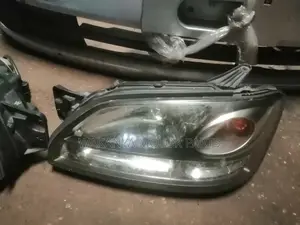 Subaru Legacy Bh5 2000/2003 Non Xenon Head Lamp, EX Japan