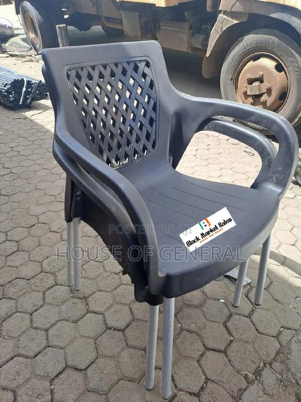 Strong Plastic Chair With Metal Legs