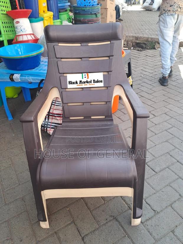 Comfortable Relaxing Plastic Chair - main view