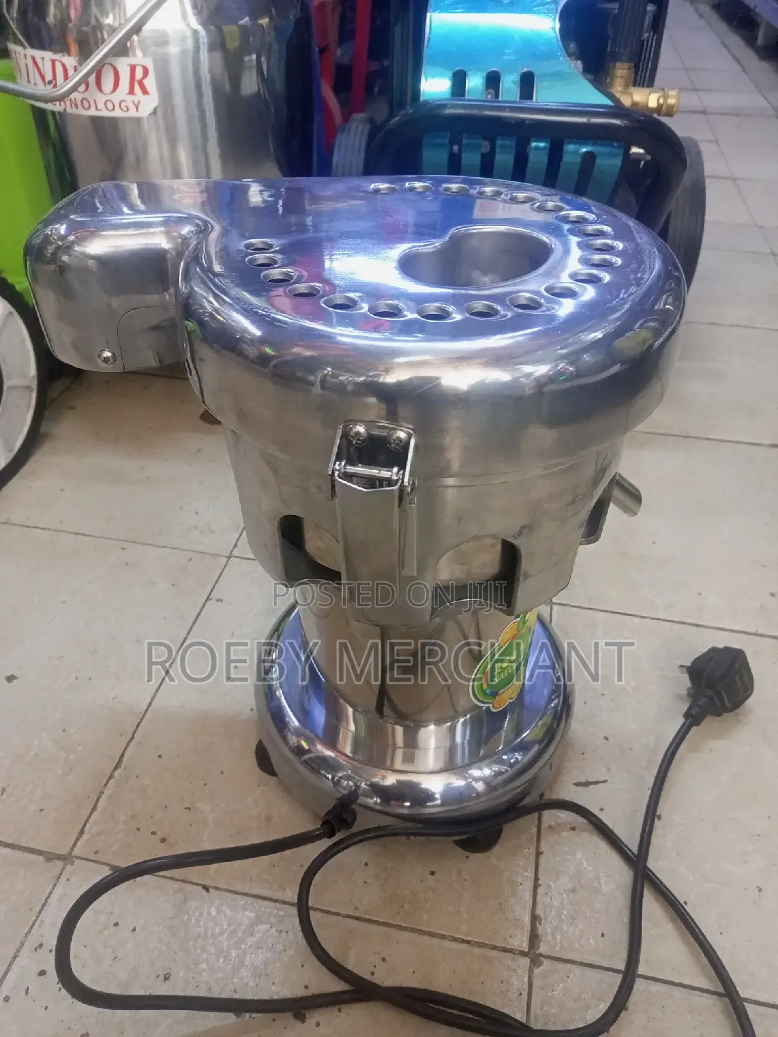 Authentic Juicer Machine