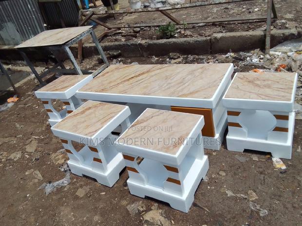 Coffee Table+ 4 Stools With Marble Top. - main view