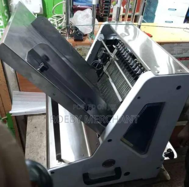 Smart Bread Slicer Machine - main view