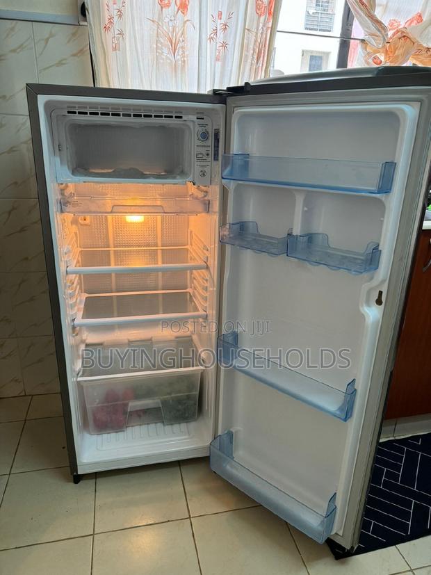 Samsung 212L Fridge - thumbnail 5