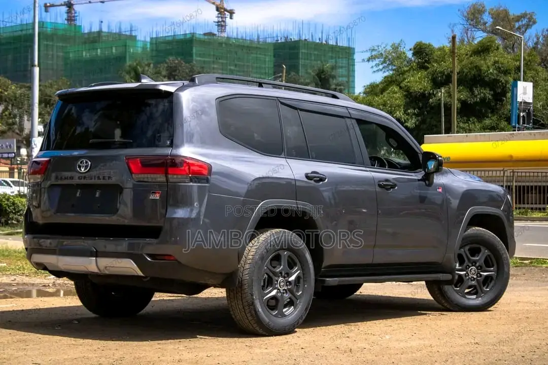 Toyota Land Cruiser 3.3 Diesel 4WD 2021 Gray