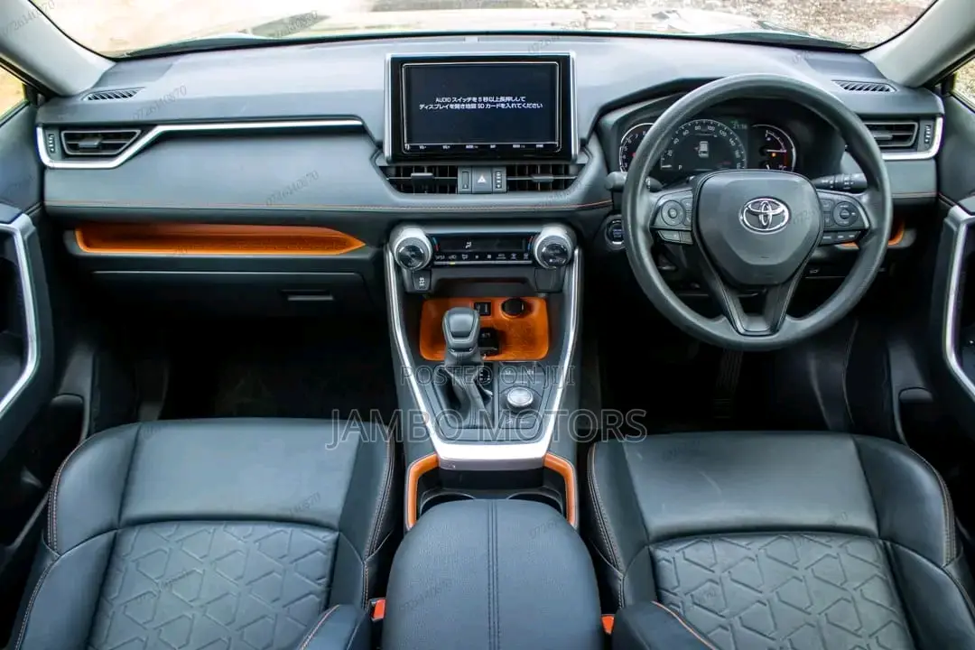 Toyota RAV4 LE 4dr SUV (2.5L 4cyl 6A) 2018 Black
