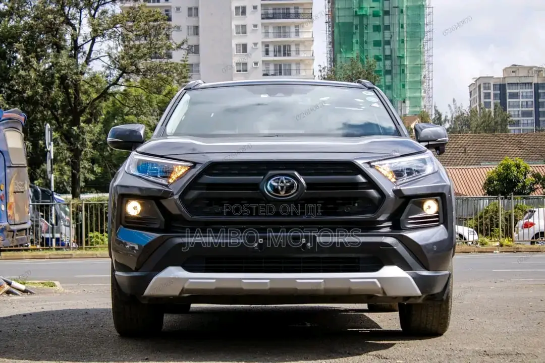 Toyota RAV4 LE 4dr SUV (2.5L 4cyl 6A) 2018 Black
