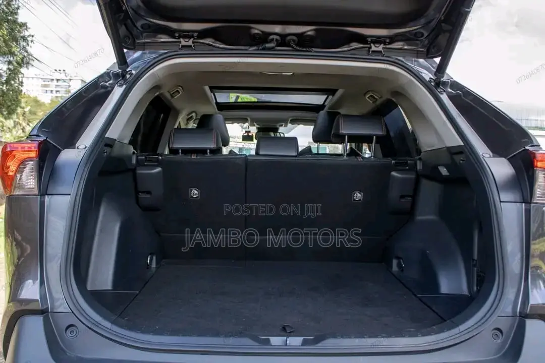 Toyota RAV4 LE 4dr SUV (2.5L 4cyl 6A) 2018 Black