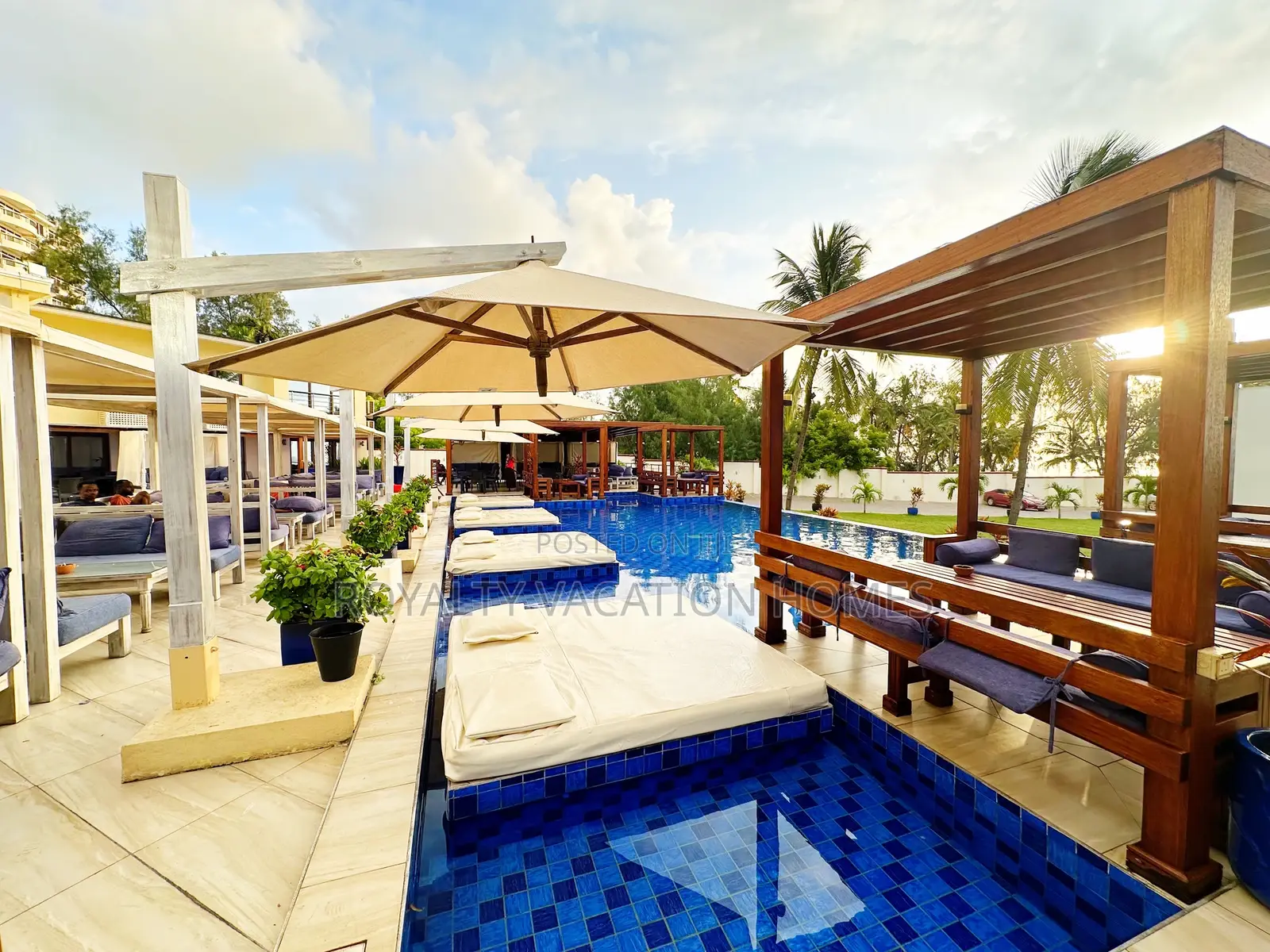 Jumeirah 1 Bedroom Beachfront Apartment- Bed and Breakfast