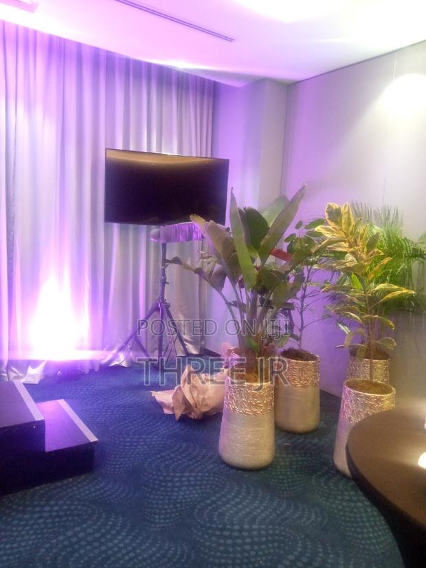 Great Tv Screen for Hire Set Up in a Cocktail Dinner - thumbnail 3