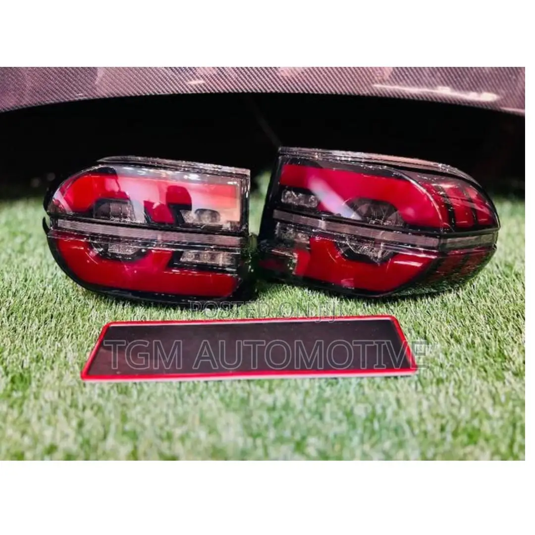 FJ Cruiser Taillight Aftermarket Smoked Set Original