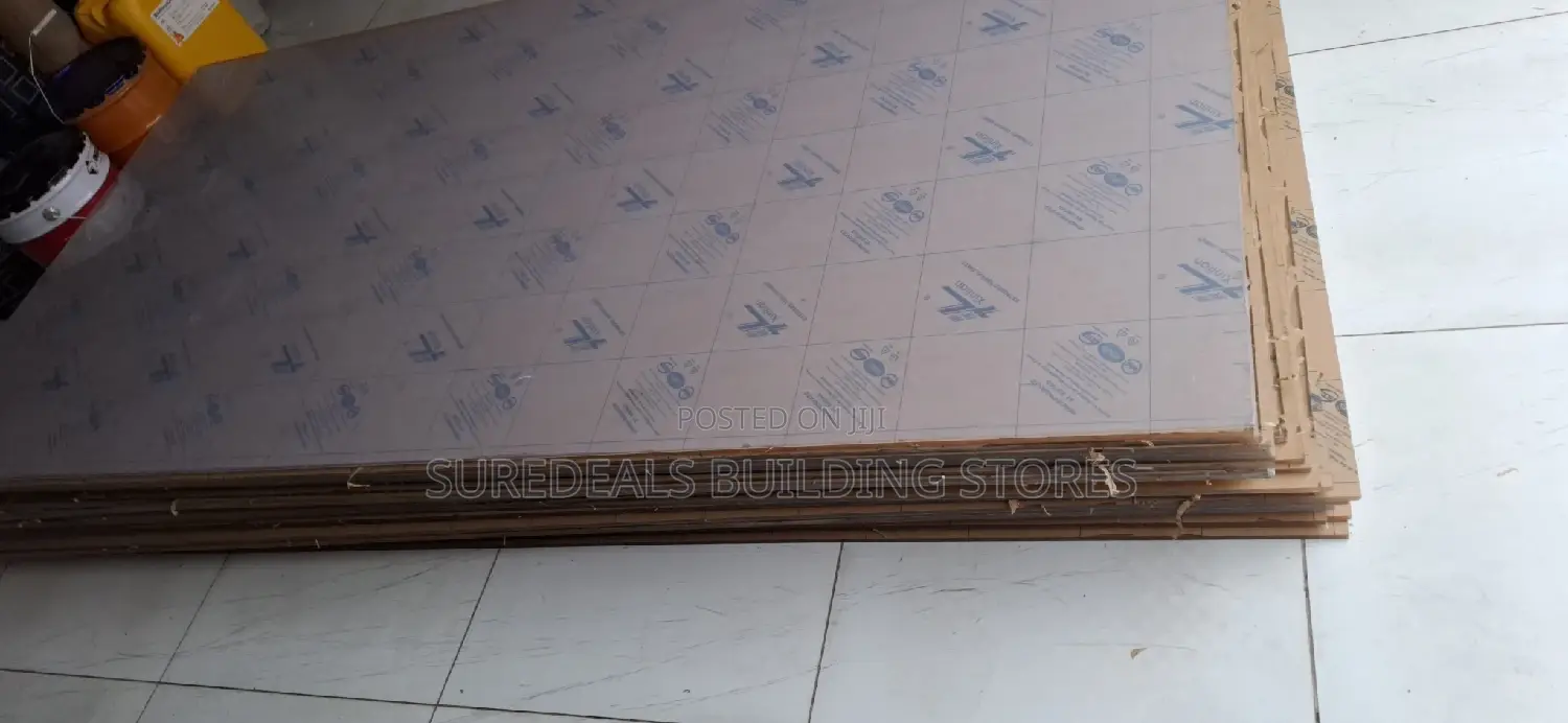 Clear Plexiglass Sheet 4mm(8ft × 4ft)