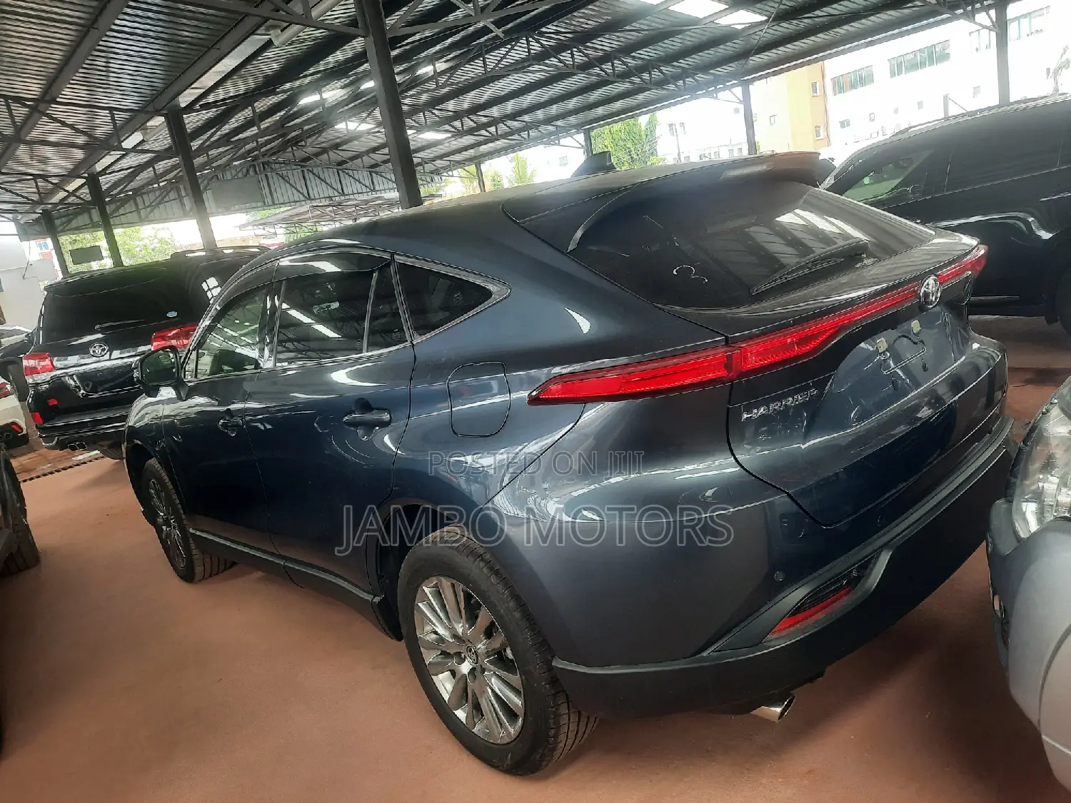 Toyota Harrier 2.0 4WD 2020 Gray