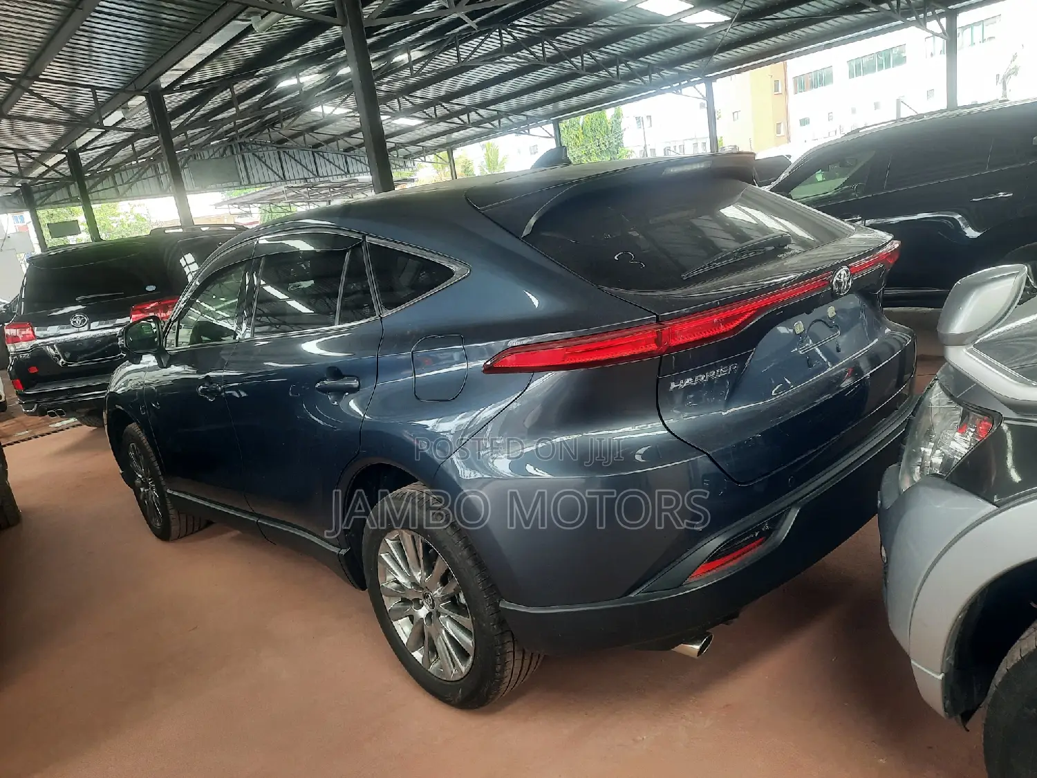 Toyota Harrier 2.0 4WD 2020 Gray
