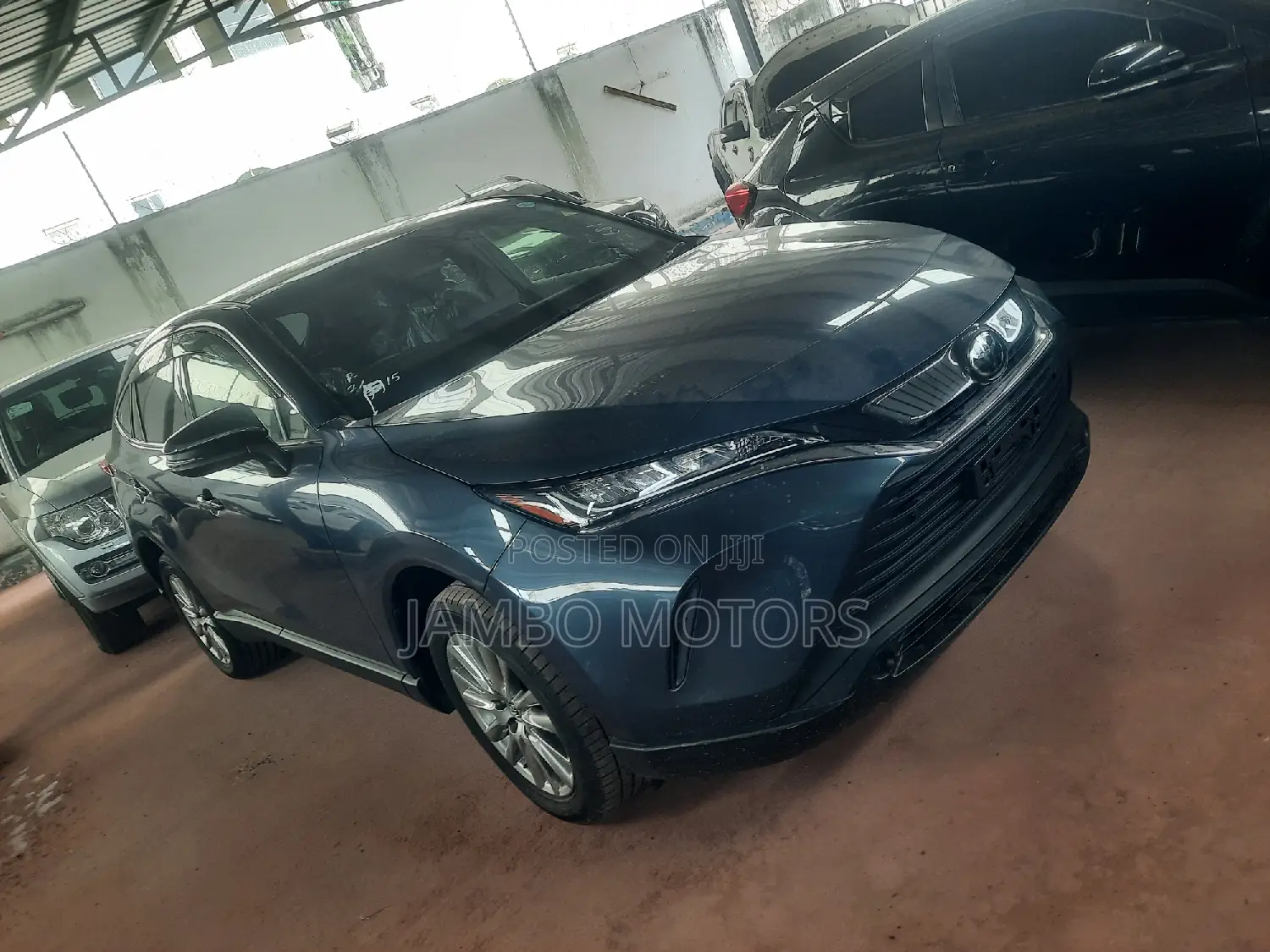 Toyota Harrier 2.0 4WD 2020 Gray