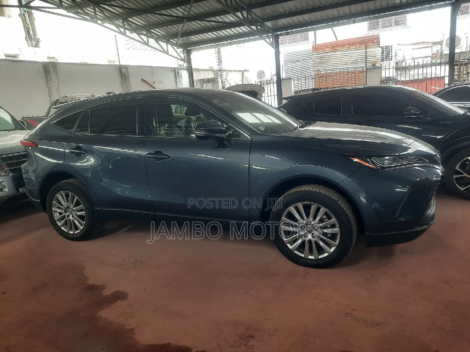 Toyota Harrier 2.0 4WD 2020 Gray
