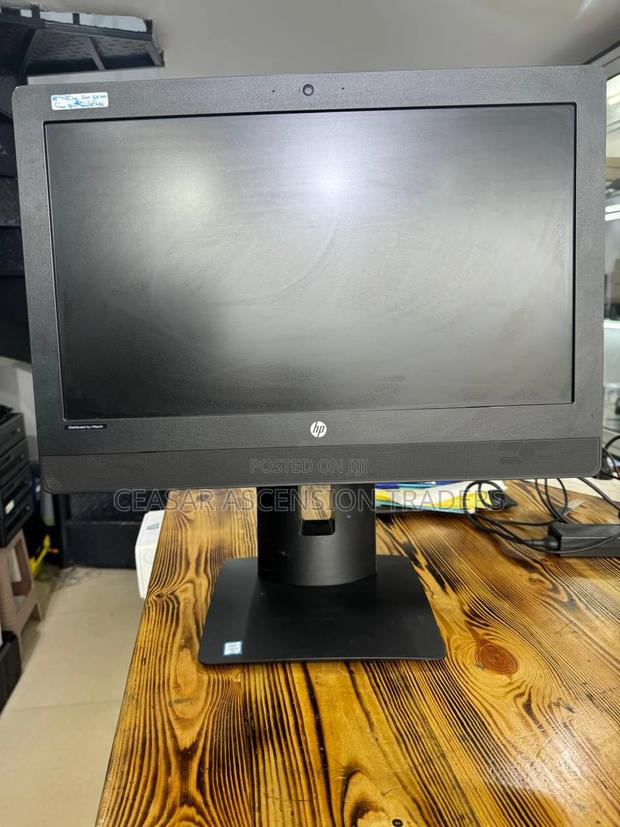 Desktop Computer HP ProOne 600 G3 8GB Intel Core I5 SSD 256GB - thumbnail 2