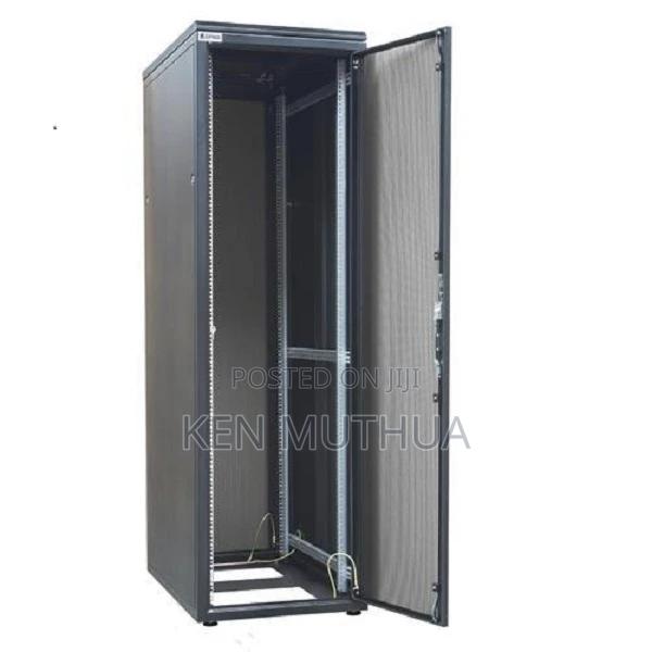 Apkr 42u 600*1000 Network Cabinet