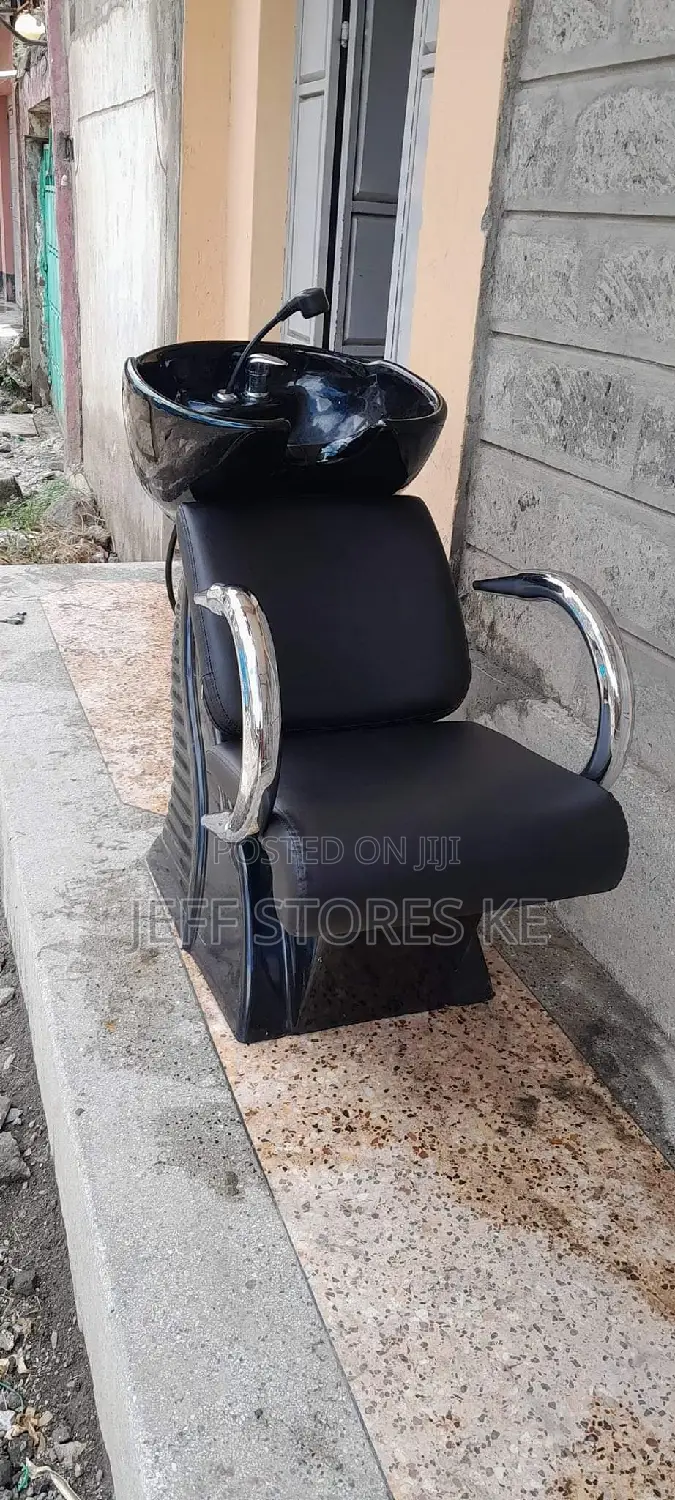 Chromed Modern Shampoo Unit