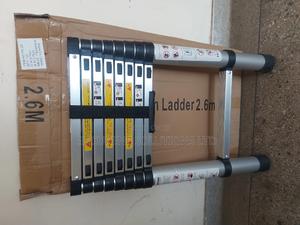 2.6m Single Telescopic Ladder - thumbnail 2