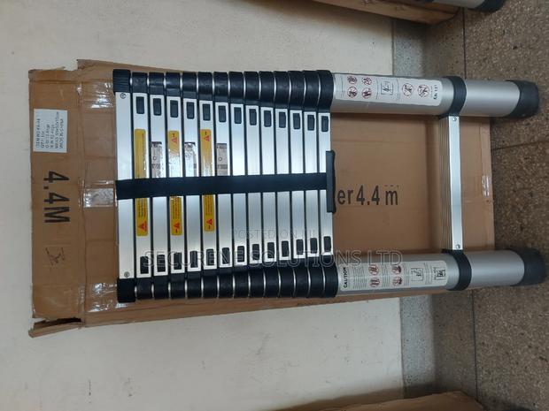 4.4m Single Telescopic Ladder. - main view