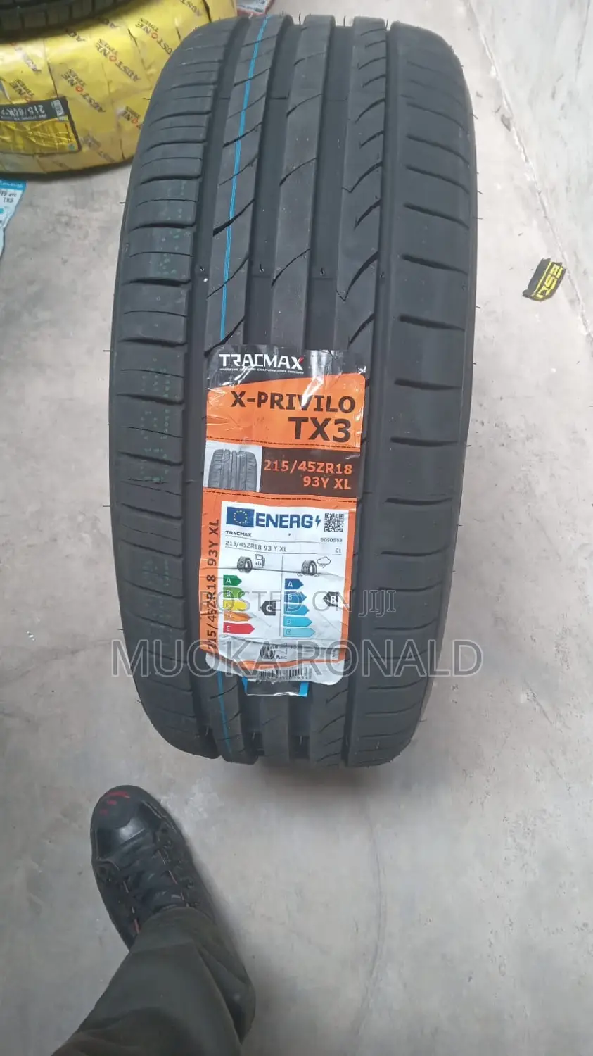 215/45r18 Tracmax Tyre