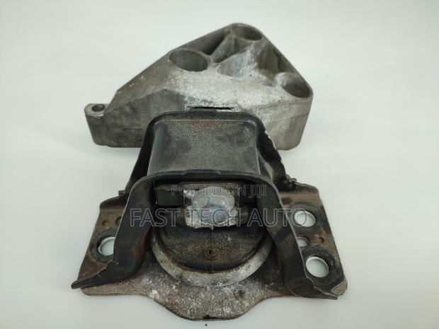 Ex-Trail Nt32 Engine Mount - main view