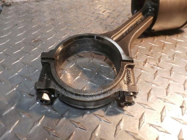 Subaru FA20 Engine Pistons
