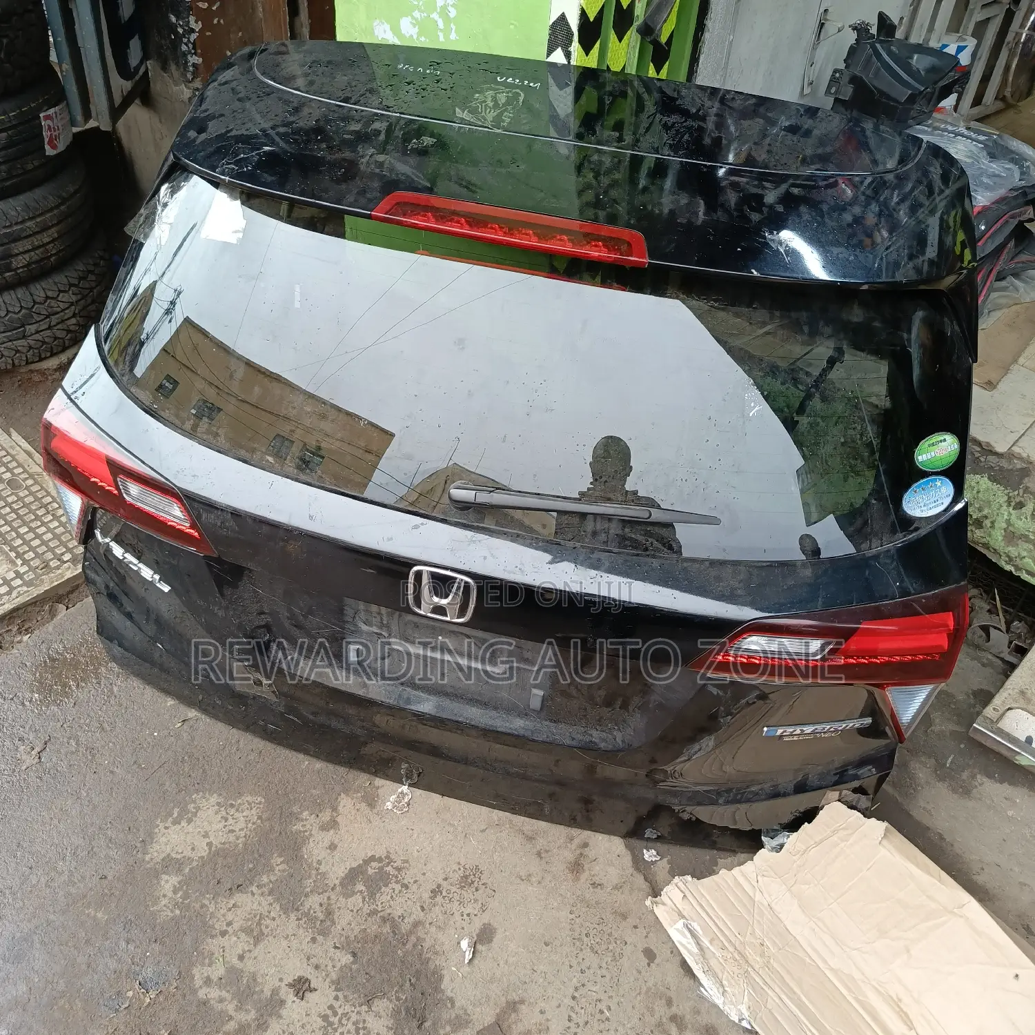 Honda Vezel Boot (Tailgate). Hybrid.