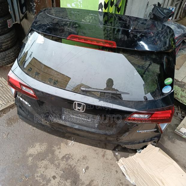 Honda Vezel Boot (Tailgate). Hybrid.