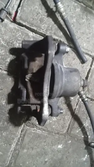 Daihatsu Mira Front Brake Caliper