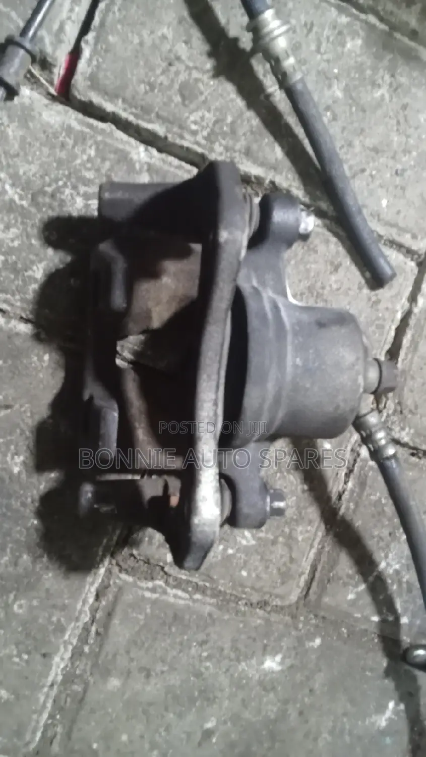 Daihatsu Mira Front Brake Caliper
