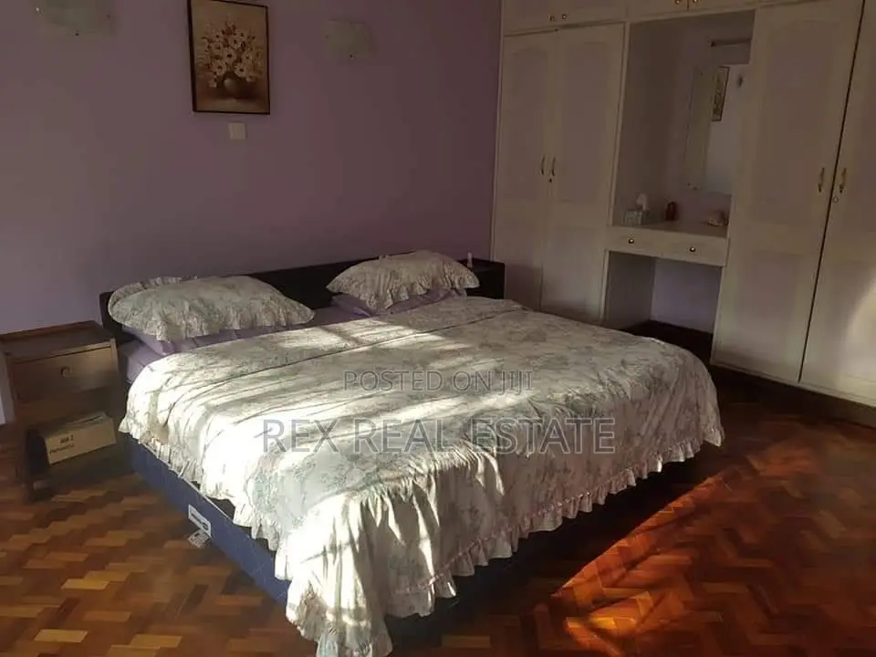 4bdrm Apartment in Rhapta Road for sale