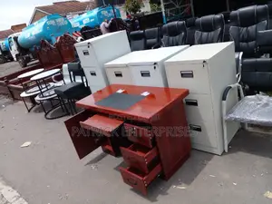 Executive Imported Morden Mahogany Office Desk 1.4 MTRS