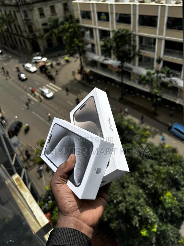 New Apple iPhone 15 Pro Max 256 GB - thumbnail 2