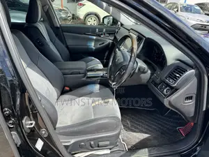 Toyota Crown 2017 Matt Black