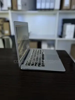 Laptop Apple MacBook Air 2017 8GB Intel Core I7 SSD 256GB