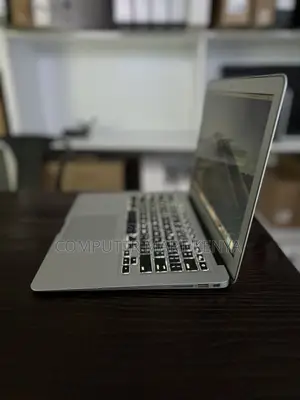 Laptop Apple MacBook Air 2017 8GB Intel Core I7 SSD 256GB