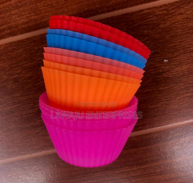 12pcs Silicone Cupcake Molds - main view