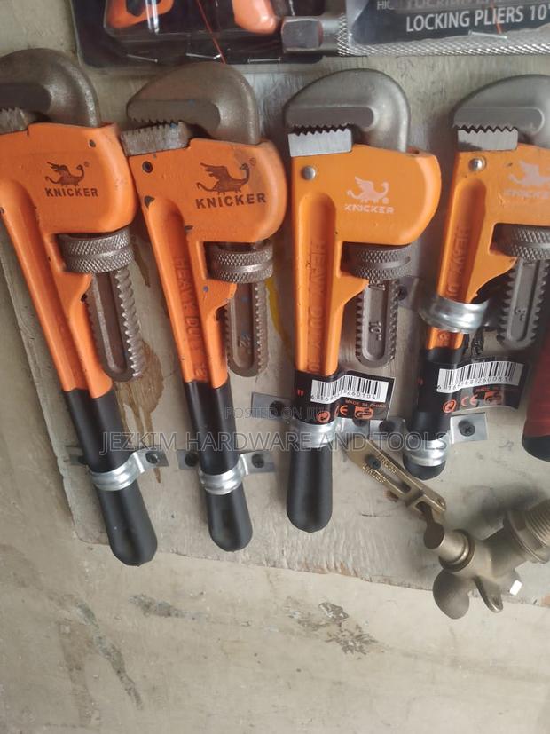 Pipe Wrench - main view