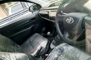 Toyota Hilux 2017 Black