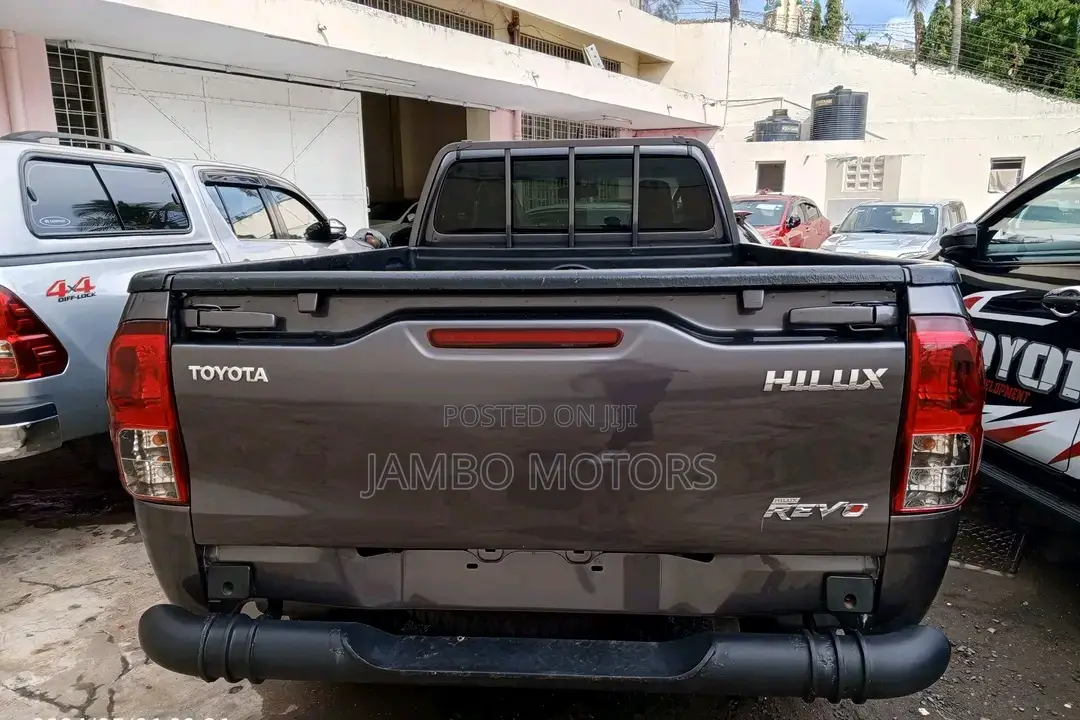Toyota Hilux 2017 Black