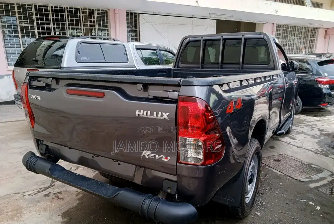 Toyota Hilux 2017 Black