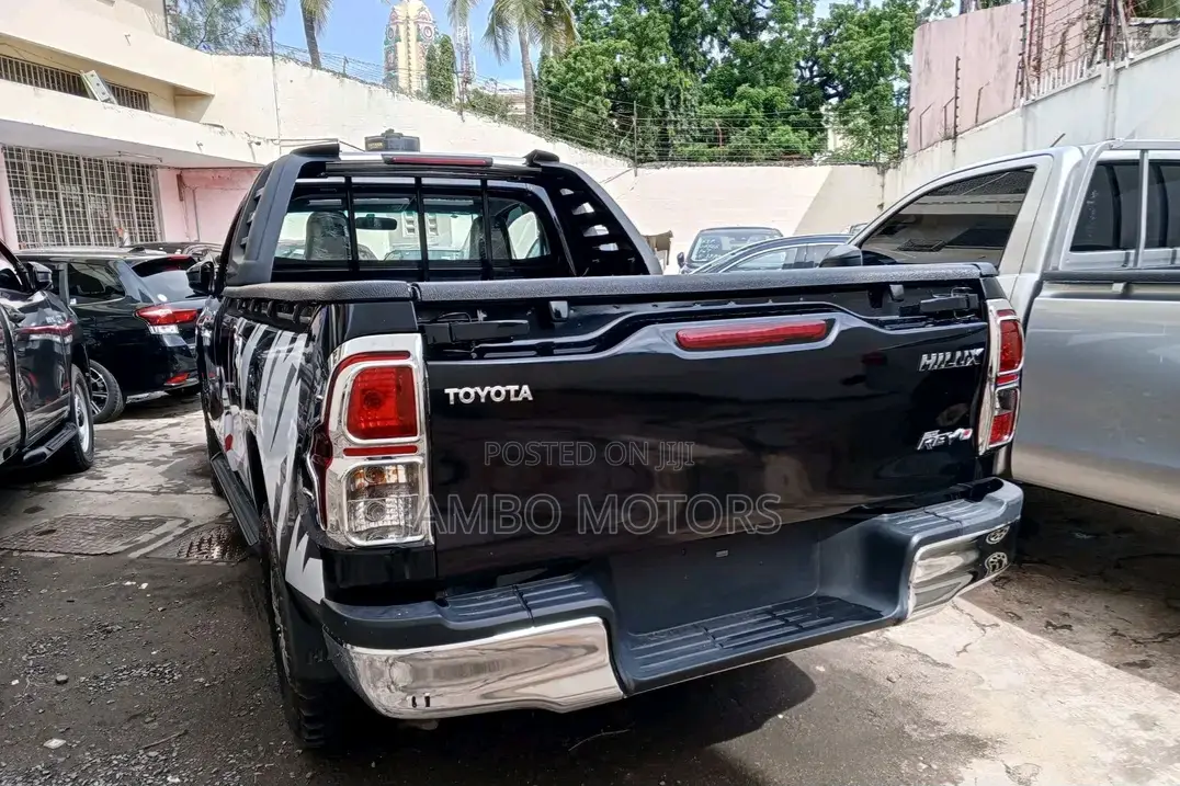Toyota Hilux 2017 Black