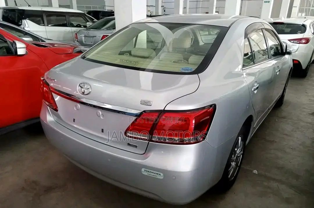 Toyota Premio 1.8 FWD 2017 Silver