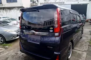 Toyota Noah 2.0 FWD (7 Seater) 2017 Blue