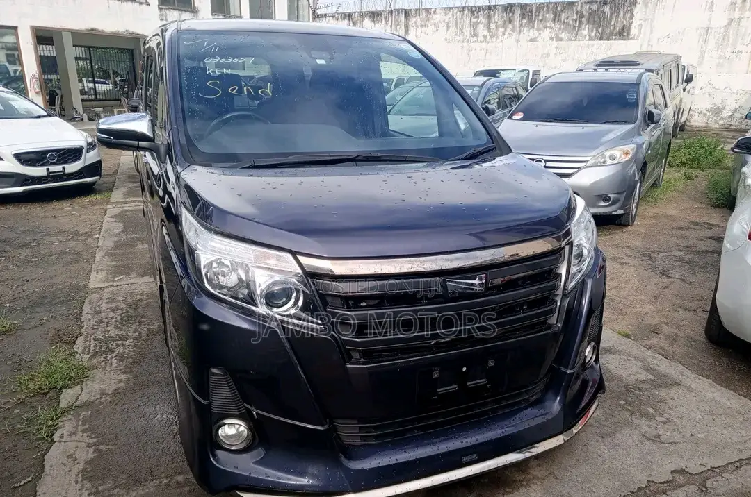 Toyota Noah 2.0 FWD (7 Seater) 2017 Blue